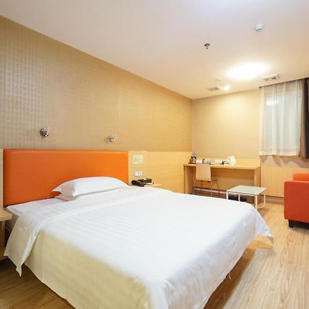 Jia Mei Xin Holiday Hotel Baiyun Airport Branch Kanton Exterior foto