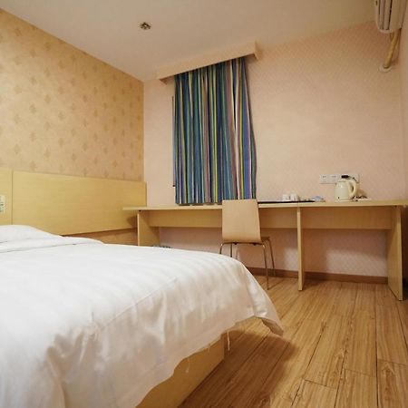 Jia Mei Xin Holiday Hotel Baiyun Airport Branch Kanton Exterior foto