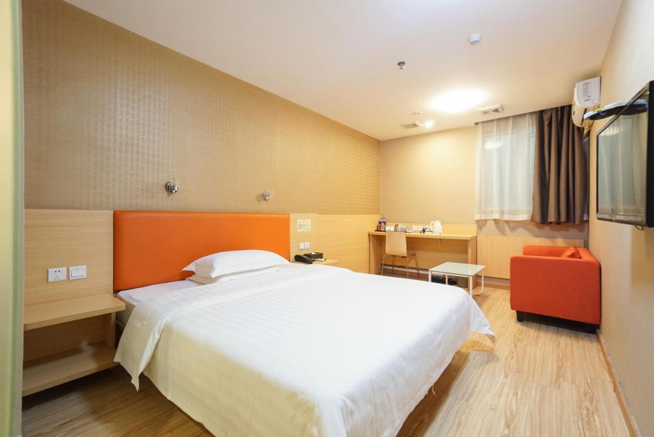 Jia Mei Xin Holiday Hotel Baiyun Airport Branch Kanton Exterior foto