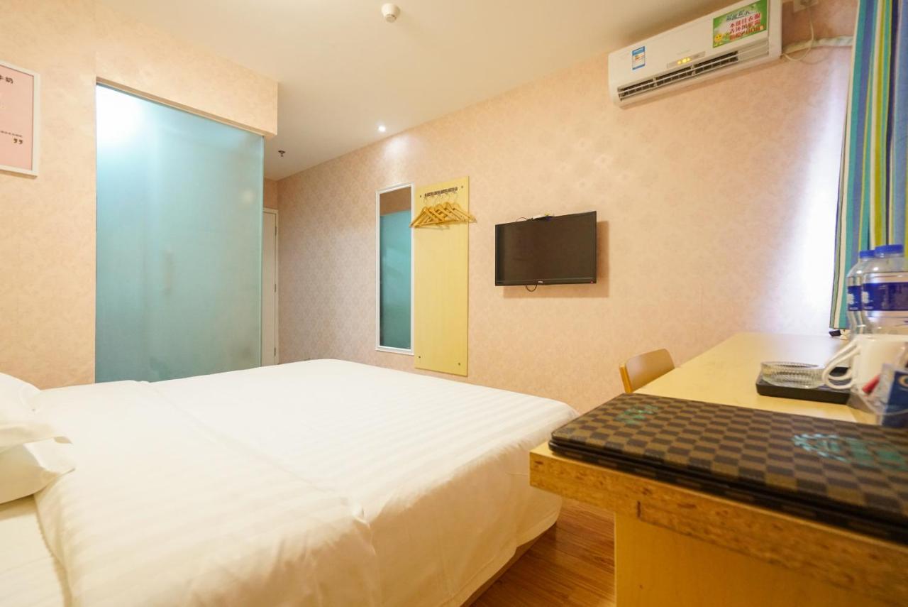 Jia Mei Xin Holiday Hotel Baiyun Airport Branch Kanton Exterior foto
