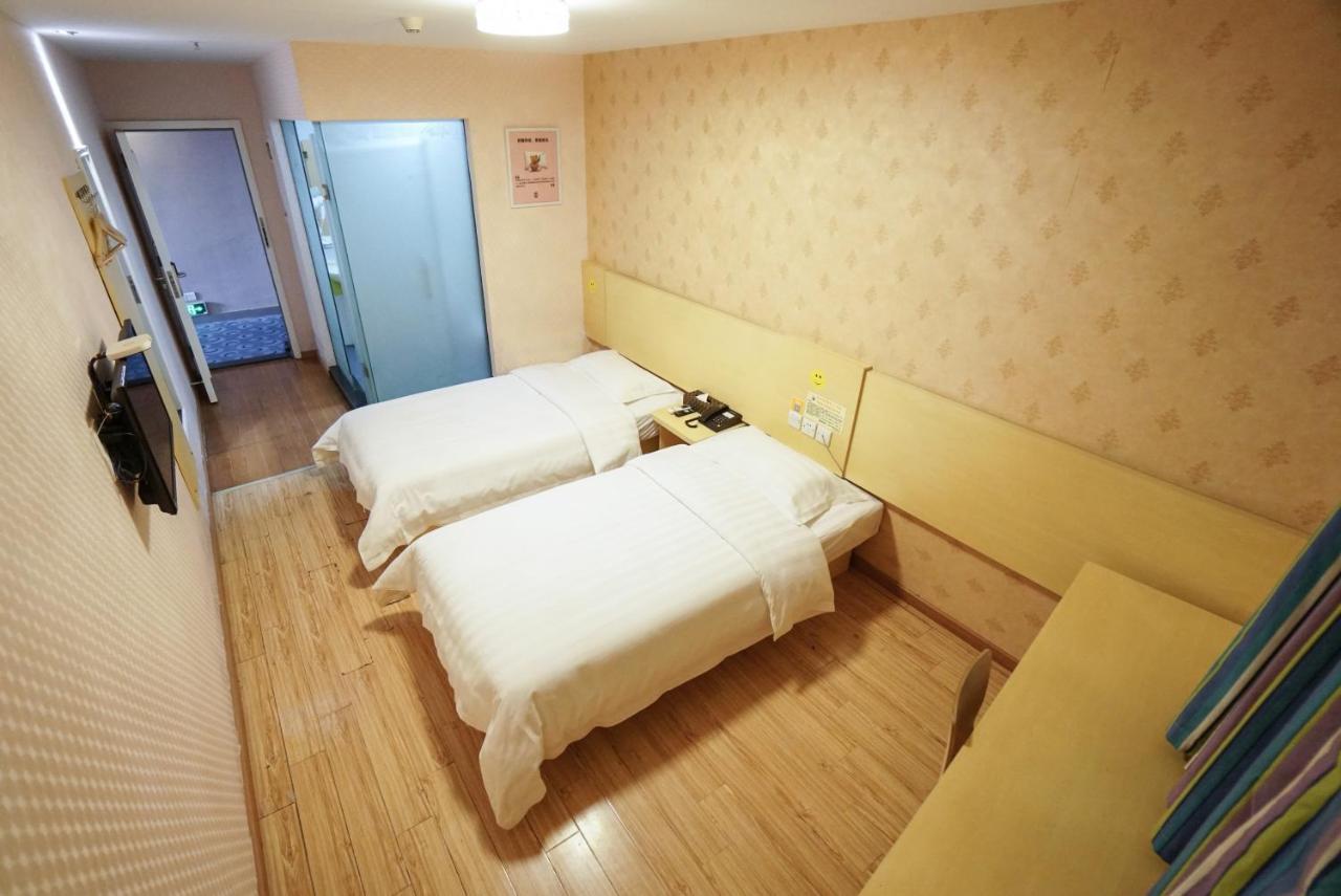 Jia Mei Xin Holiday Hotel Baiyun Airport Branch Kanton Exterior foto