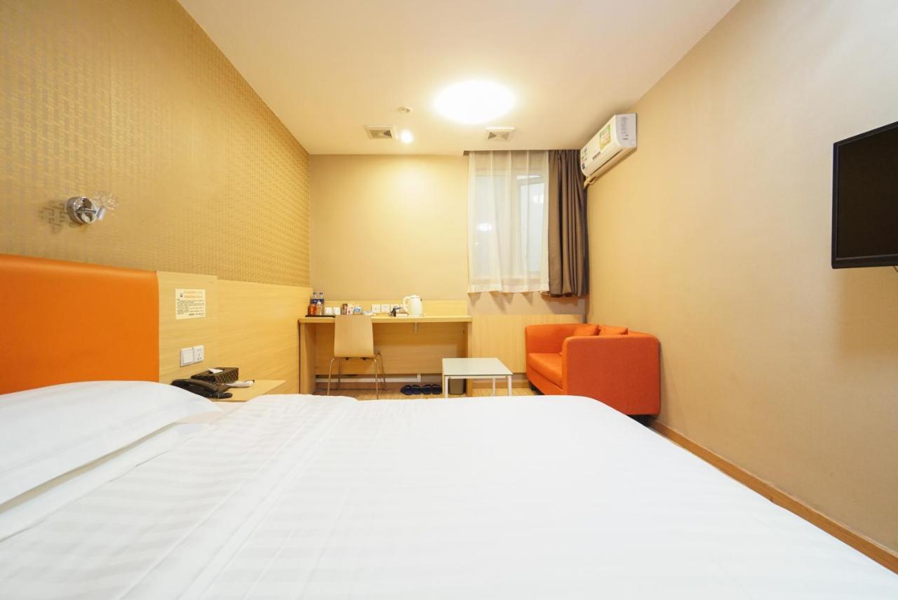 Jia Mei Xin Holiday Hotel Baiyun Airport Branch Kanton Exterior foto